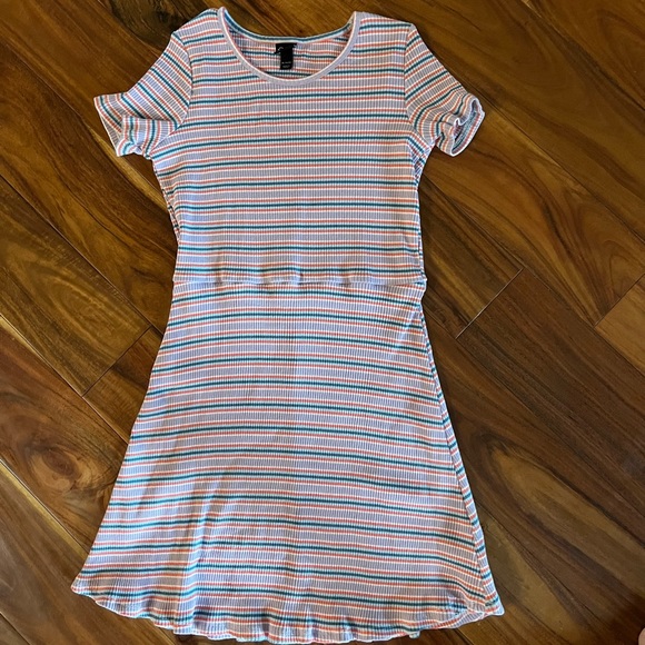 Super cute girls dress, perfect for school - Picture 1 of 2